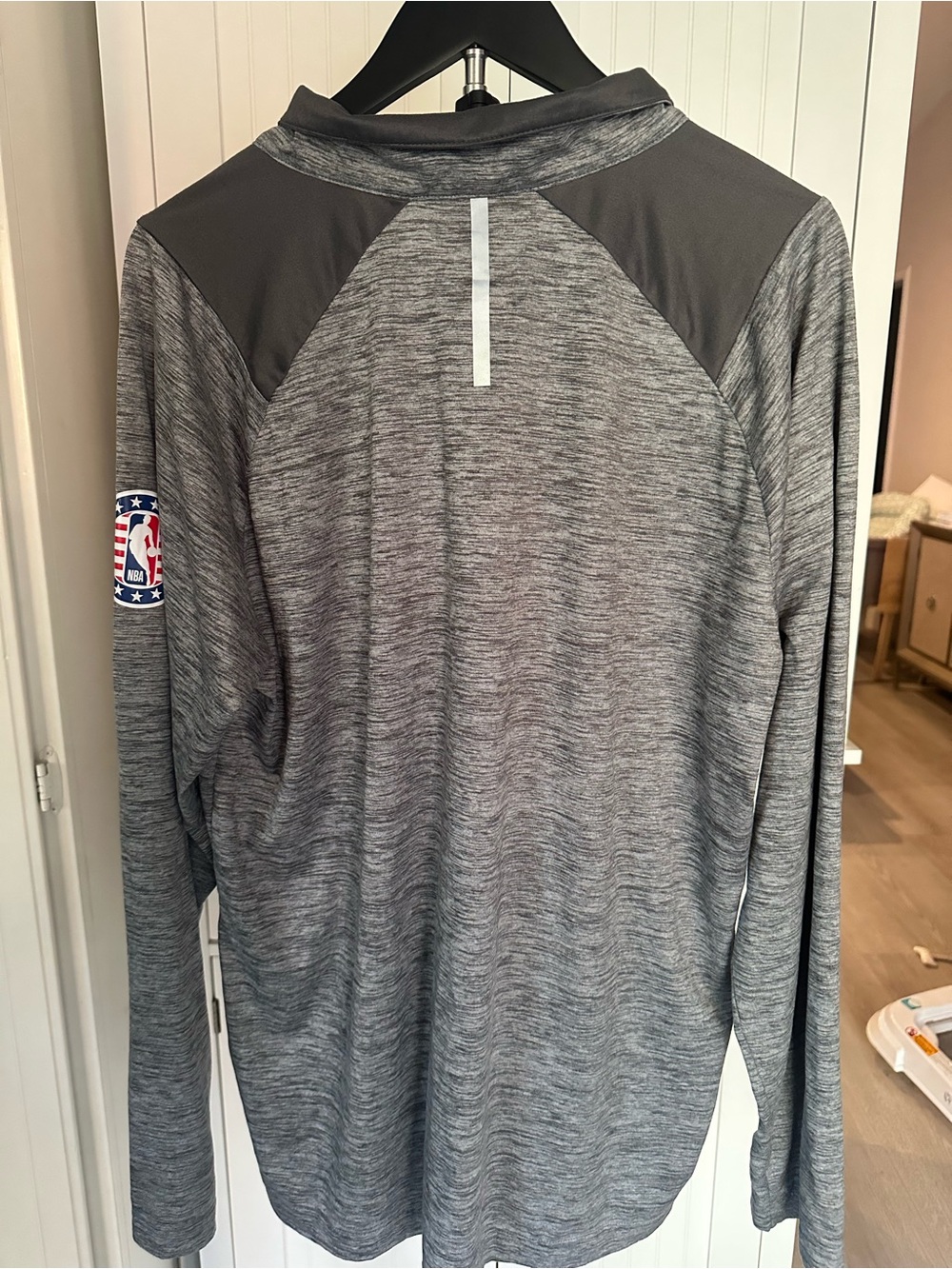 Fanatics Heather Gray Quarter-Zip Pullover, 76ers - Picture 2 of 3